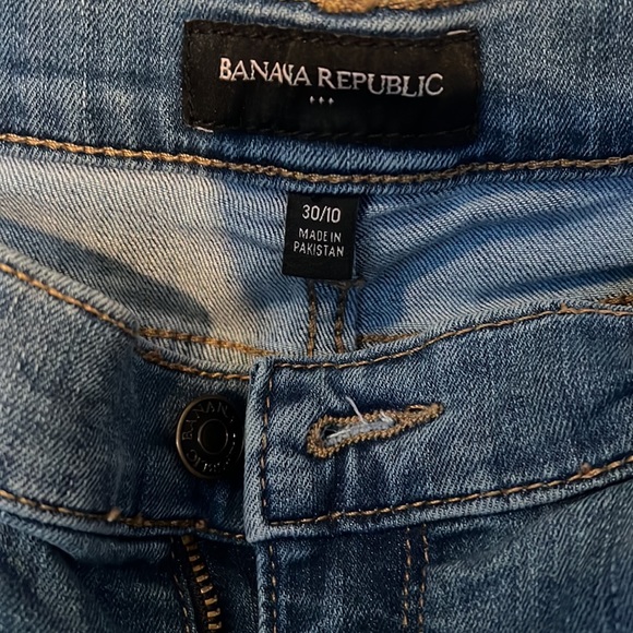 Banana Republic Bermuda Short - Picture 2 of 3